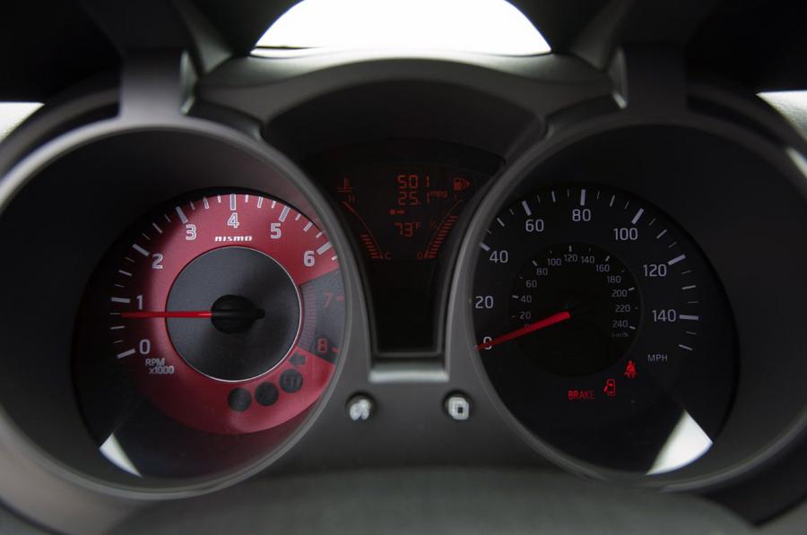  Nissan Juke Nismo 2013 года  (фото 16 из 25)